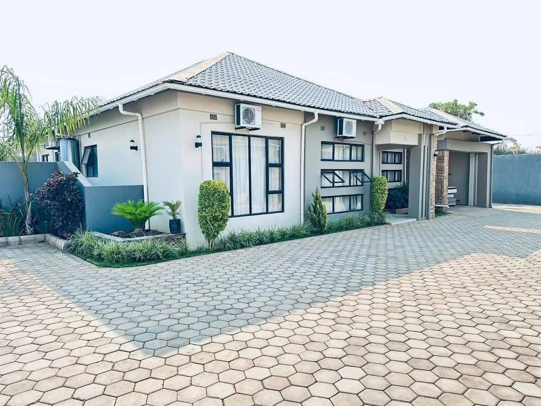 Beautiful Executive 3-Bedroom Flat in Ibex Hill