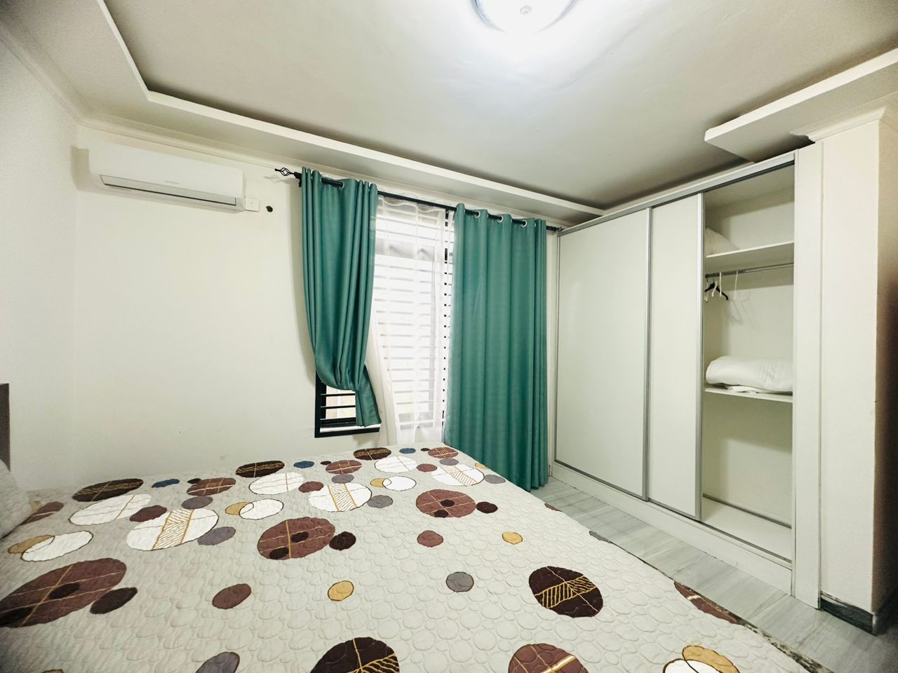 Luxury 1-Bedroom Apartment in Woodlands