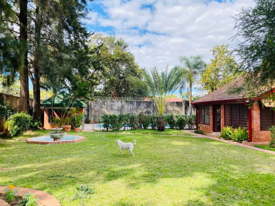 Luxury 4-Bedroom Home in Woodlands